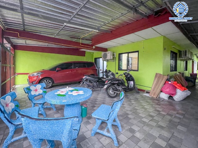 *****บ้านแฝดมือสองย่านนนทบุรี ม.อาสาเฮ้าส์5 กาญจนาภิเษก #หลังมุม เนื้อที่ 36 ตร.ว. ฟังก์ชัน 2 ห้องนอน 1 ห้องน้ำ 1 ที่จอดรถ บ้านชั้นเดียว พื้นที่กว้างขวาง แถมฟรี! 3 เครื่องปรับอากาศ ทำเลเงียบสงบ ใกล้รถไฟฟ้าสายสีม่วง "สถานีตลาดบางใหญ่" และทางด่วน "กาญจนาภิเษก"